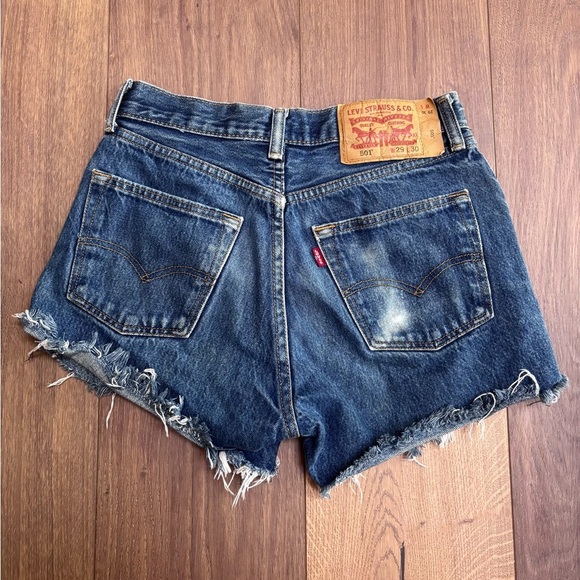 Levis Shorts - Picture 2 of 4